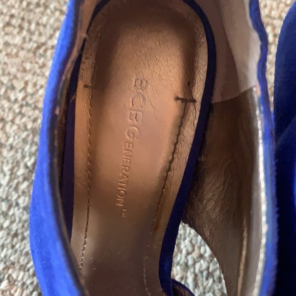 Blue suede Helara shoes. - Picture 6 of 6